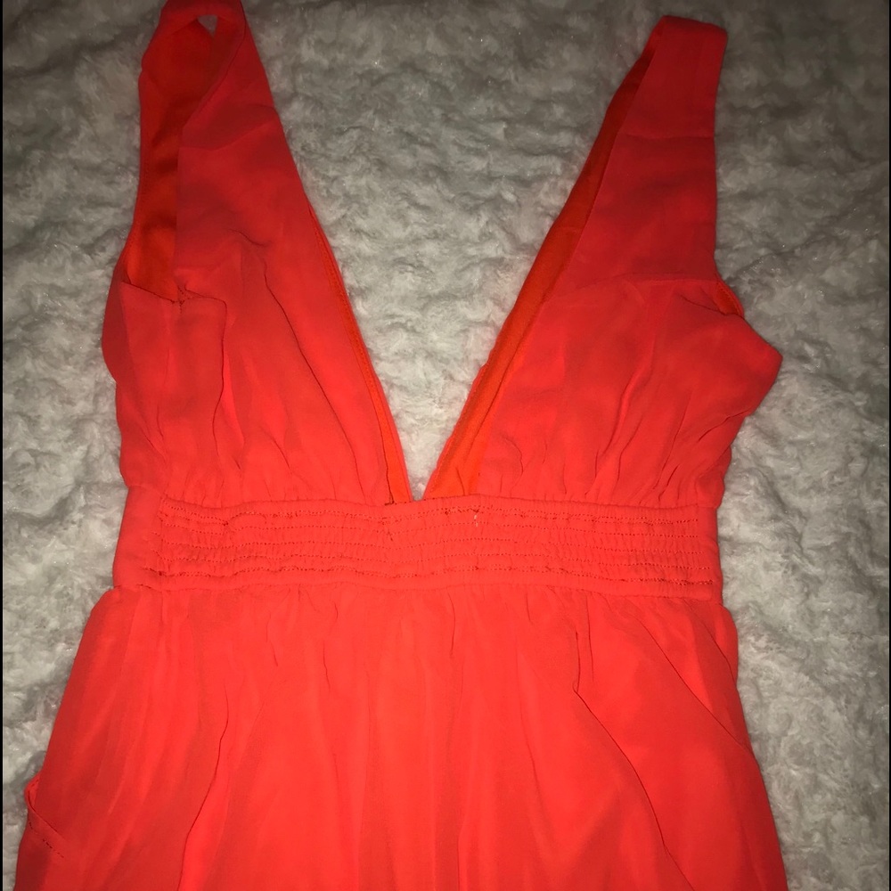 โจ orange V-Neck Romper ๐Host Pick๐ - Picture 6 of 7